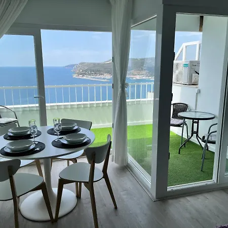 Apartment Axenic Retreat - Panoramic Ocean View, Sleeps 4, Ensuite Bathroom, New Redesign