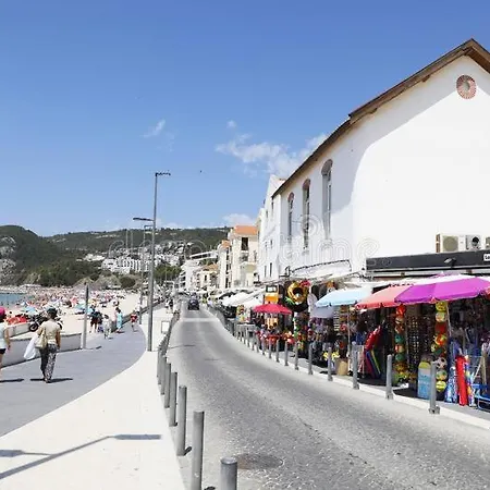 Axenic Retreat - Panoramic Ocean View, Sleeps 4, Ensuite Bathroom, New Redesign Apartment Sesimbra
