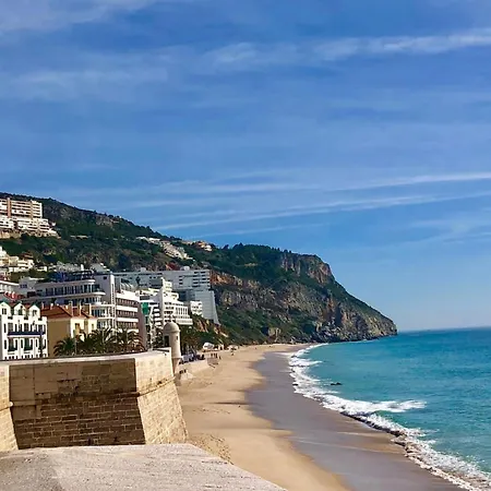 Axenic Retreat - Panoramic Ocean View, Sleeps 4, Ensuite Bathroom, New Redesign Apartment Sesimbra