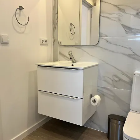 Apartment Axenic Retreat - Panoramic Ocean View, Sleeps 4, Ensuite Bathroom, New Redesign