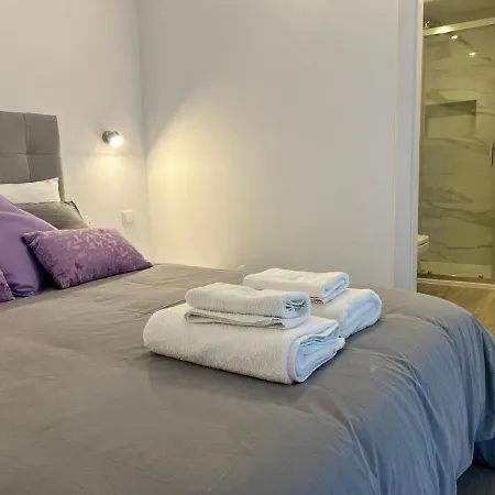 Axenic Retreat - Panoramic Ocean View, Sleeps 4, Ensuite Bathroom, New Redesign * Sesimbra