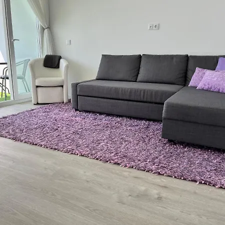Axenic Retreat - Panoramic Ocean View, Sleeps 4, Ensuite Bathroom, New Redesign Apartment *