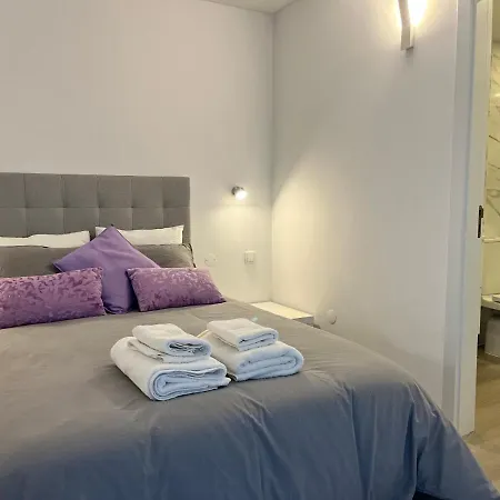 Axenic Retreat - Panoramic Ocean View, Sleeps 4, Ensuite Bathroom, New Redesign * 塞辛布拉